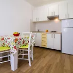 Wohnung In Stoja Mit Grill