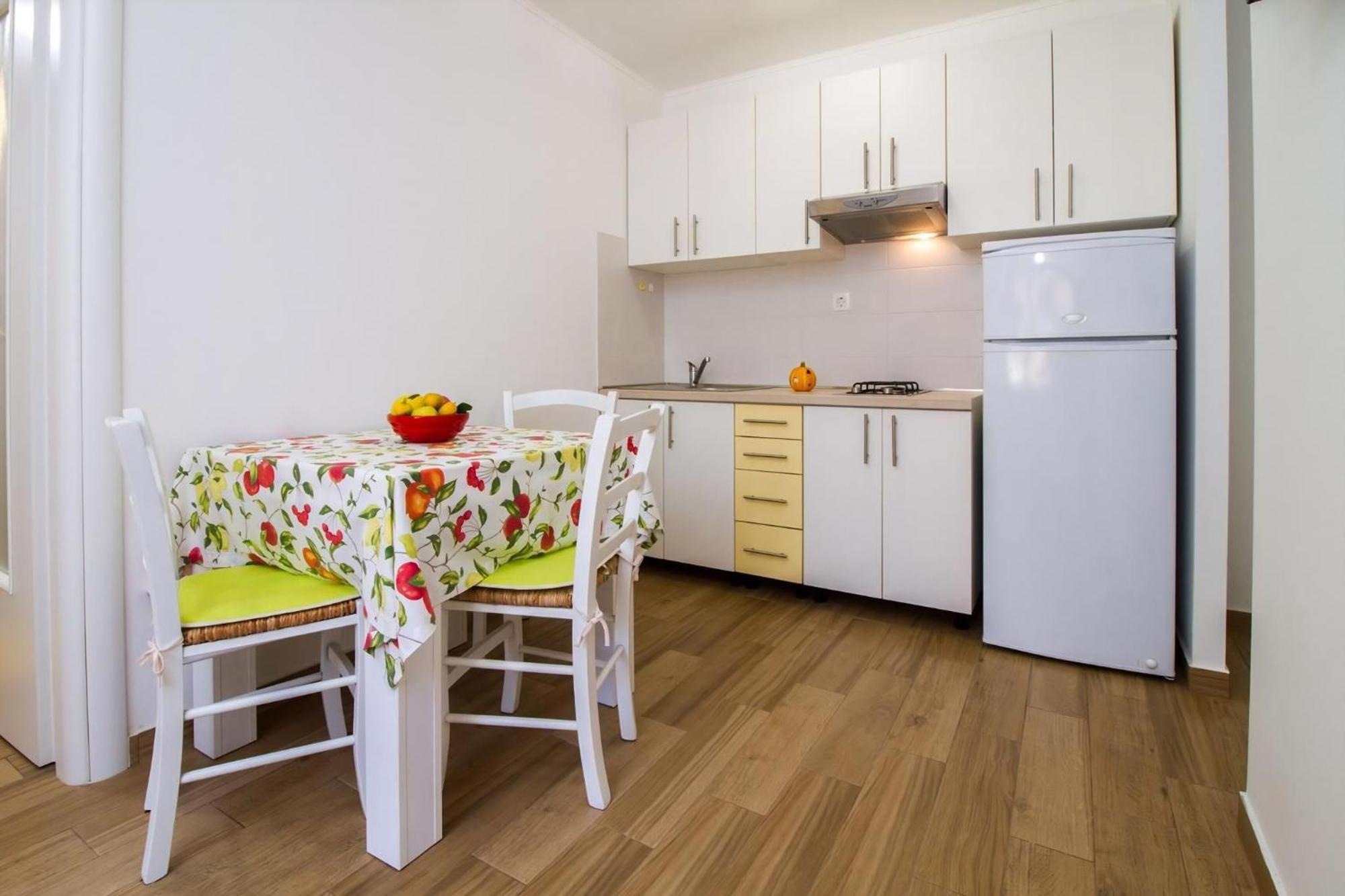 In Stoja Mit Grill Apartman