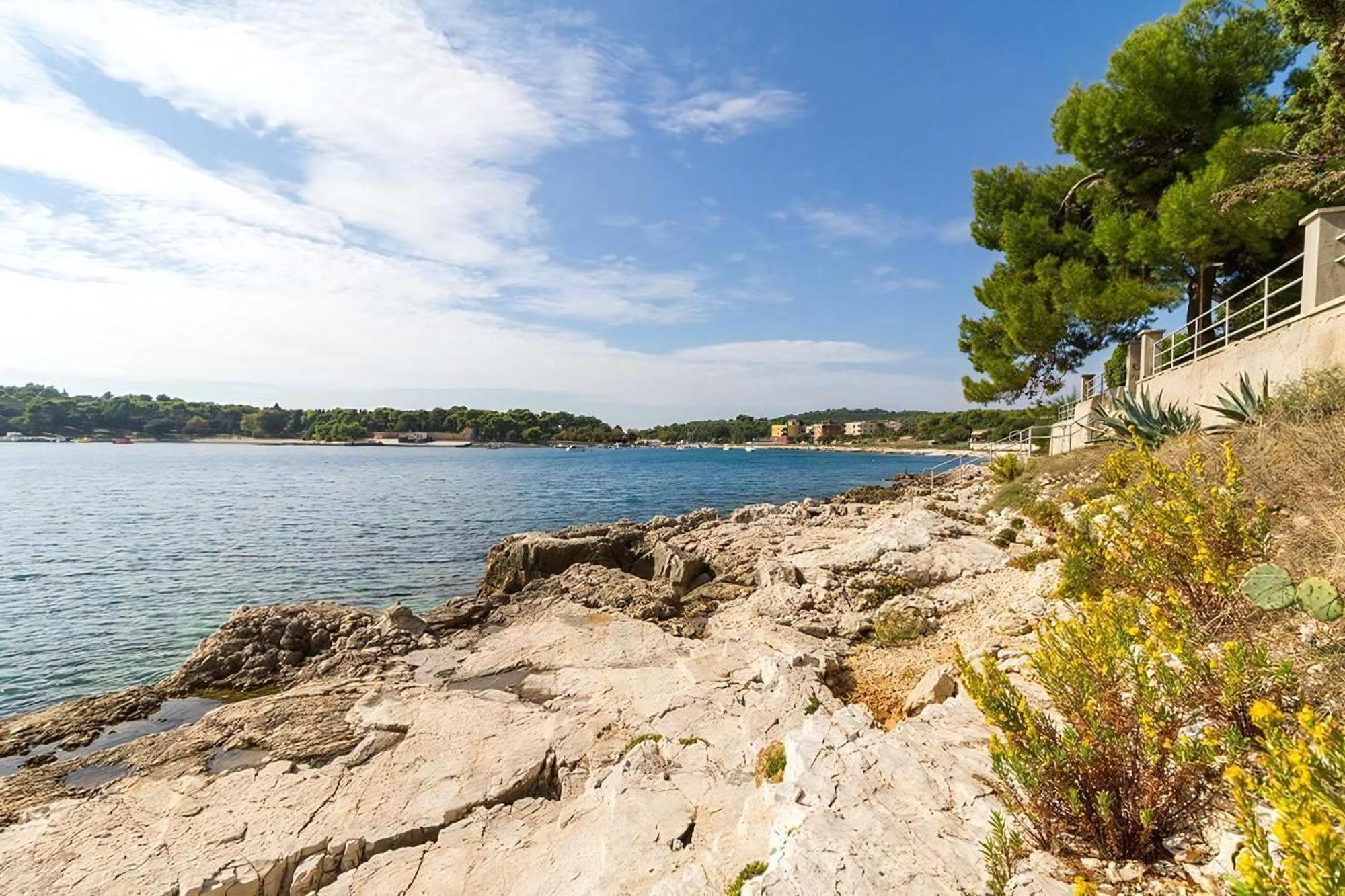 In Stoja Mit Grill Apartman Pula